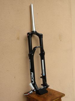 NOVÁ VIDLICE SR SUNTOUR AION RL-R BOOST 27,5