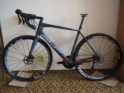 Superior X-ROAD TEAM ELITE (dvě sady kol, některě komponenty upgradováne, přislušenství)