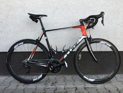 CUBE AGREE - Carbon na 105 Shimano.