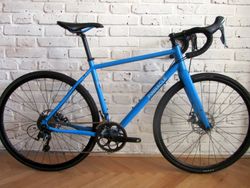 PINNACLE ARCOSE 2017 na Shimano Tiagra. 55 cm. Super stav