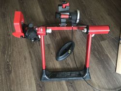 Cyklistický trenažér Elite Force do 24''