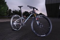 NEKOMERČNÍ PRODEJ Horské kolo Mondraker F-Podium RR 2020!!! SLEVA až 108 999 Kč