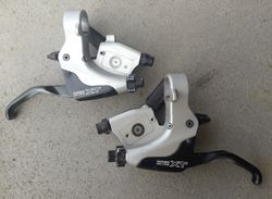 řadící/brzdové páky Shimano Deore XT