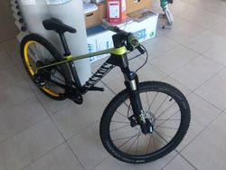 Canyon Carbon rám 7,8kg velikost 24"