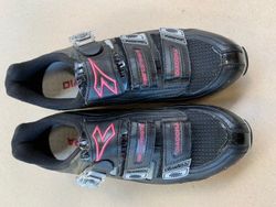 Diadora
