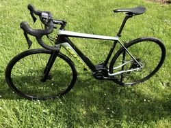 Testovací silniční elektrokolo CANNONDALE SYNAPSE NEO 2 2019