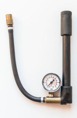 Pumpička pro vzduchové vidlice / autoventilek