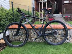 Kellys Stage 50 vel. L, karbon, Shimano XT, Rock Shox Reba