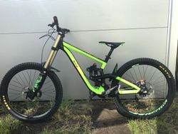 Prodám sjezdové kolo Scott Gambler 720 2016