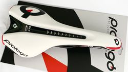 Nové sedlo PROLOGO Nago Evo Pas Nack White/Black 134 mm