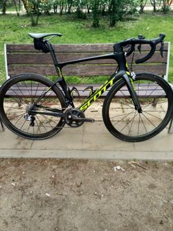 Scott Foil ultegra DI2 + Mavic Cosmic carbon