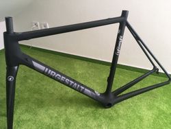 Renovace - nástřik, polepy rámů a komponent