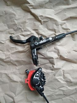 Shimano Deore XT br-m8000 - predni brzda - metal s chladicem