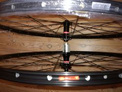 Mavic ráfky Novatec náboje DT swiss dráty vše nové nejeté,