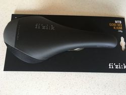 FIZIK Gobi M3 K:ium Black/Grey