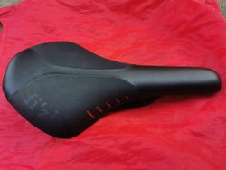 Fizik Antares R7