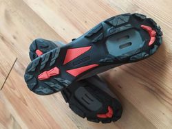Shimano tretry MT501