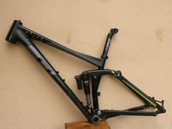 RÁM CUBE FRIZZ 180 HPA RACE 27.5