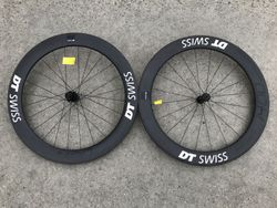 ZAPLETENÁ KARBONOVÁ PLÁŠŤOVÁ KOLA DT SWISS PRC1400 PRO RÁFKOVÉ BRZDY - NOVÉ