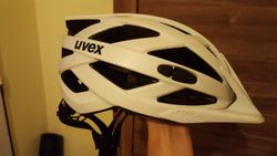 dámská cyklo helma UVEX