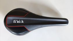 Fizi:k Gobi M5 Versus