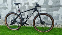 Prodám měsíc jeté kolo specialized epic HT model 2020