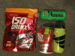 1,42kg NUTREND ISODRINX + Bidon + Smash Up Energy