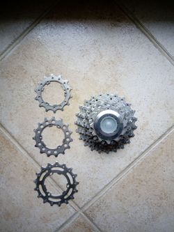 Kazeta Shimano Ultegra CS-6700 10sp. (12-23T) + řetěz