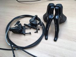 Prodám páky Shimano 105 R7000 + třmeny Tektro Spyre