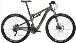 Trek Superfly 100 AL Elite. Klasické 29“ celoodpružené kolo.