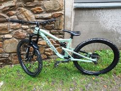 Kross Moon 1.0 vel. S - 40 990 Kč (pův. cena 57 990 Kč)