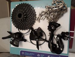 Prodám sadu zánovních komponentů z MTB Rock Machine Manhattan
