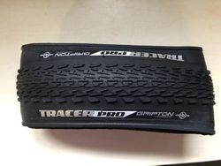 Nový bezdušový plášť Specialized Tracer Pro 2Bliss Ready 700 x 33 mm