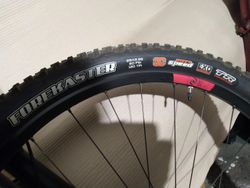 Plášťé Maxxis Forekaster 29x2.35 EXO TR 120TPI DC skládací