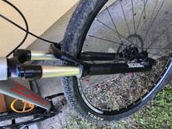 Bontrager duster 29" předek 15 mm 100, zadek RU
