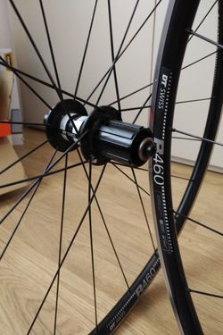 Zapletená kola DT Swiss R460 (náboje DT Swiss 350, ořech 11sp) 1650g