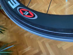 Zapletená kola EASTON EC90 AERO galuskové na silniční kola.